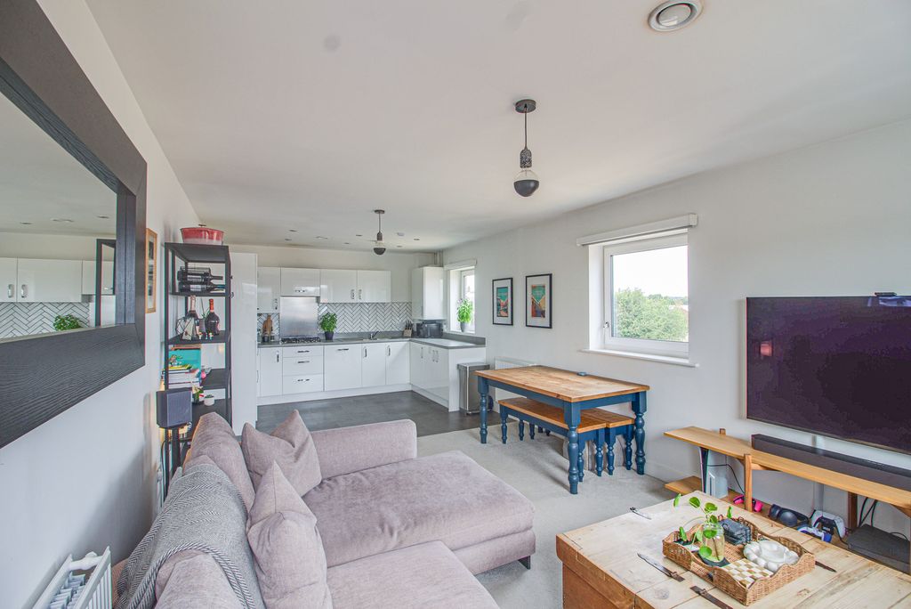 Property photo 1 of 15 Living/Kitchen