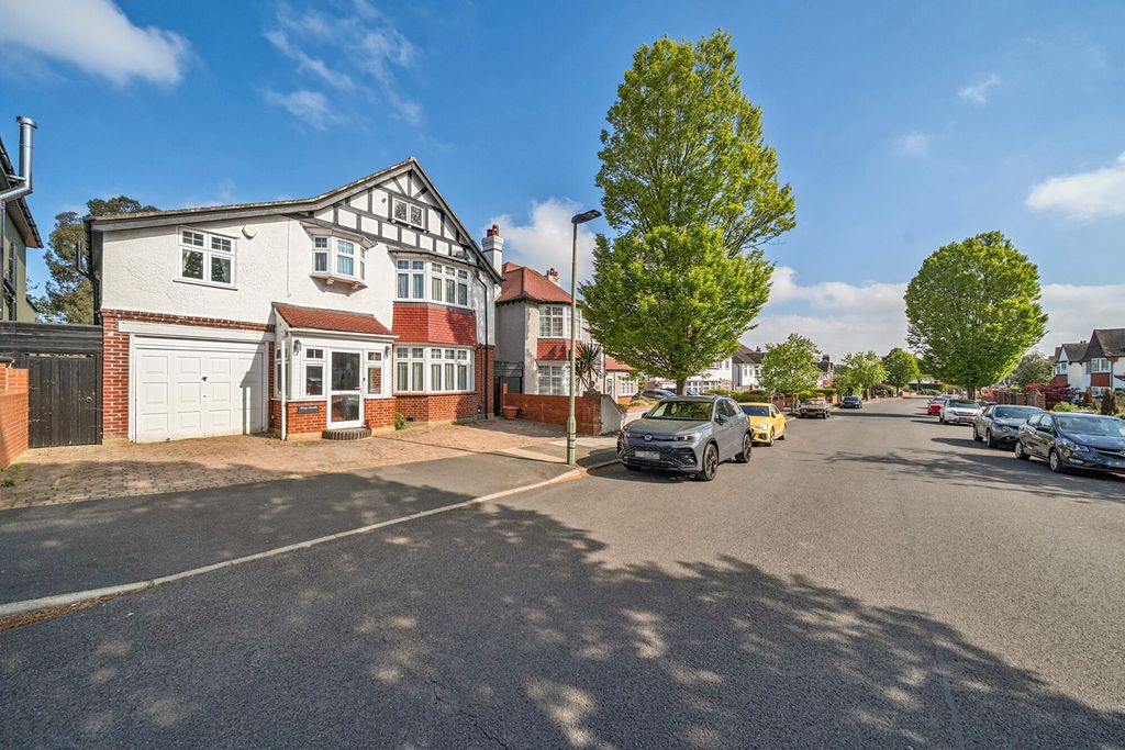 Property photo 1 of 29 1449645-7-69Ea0d2...