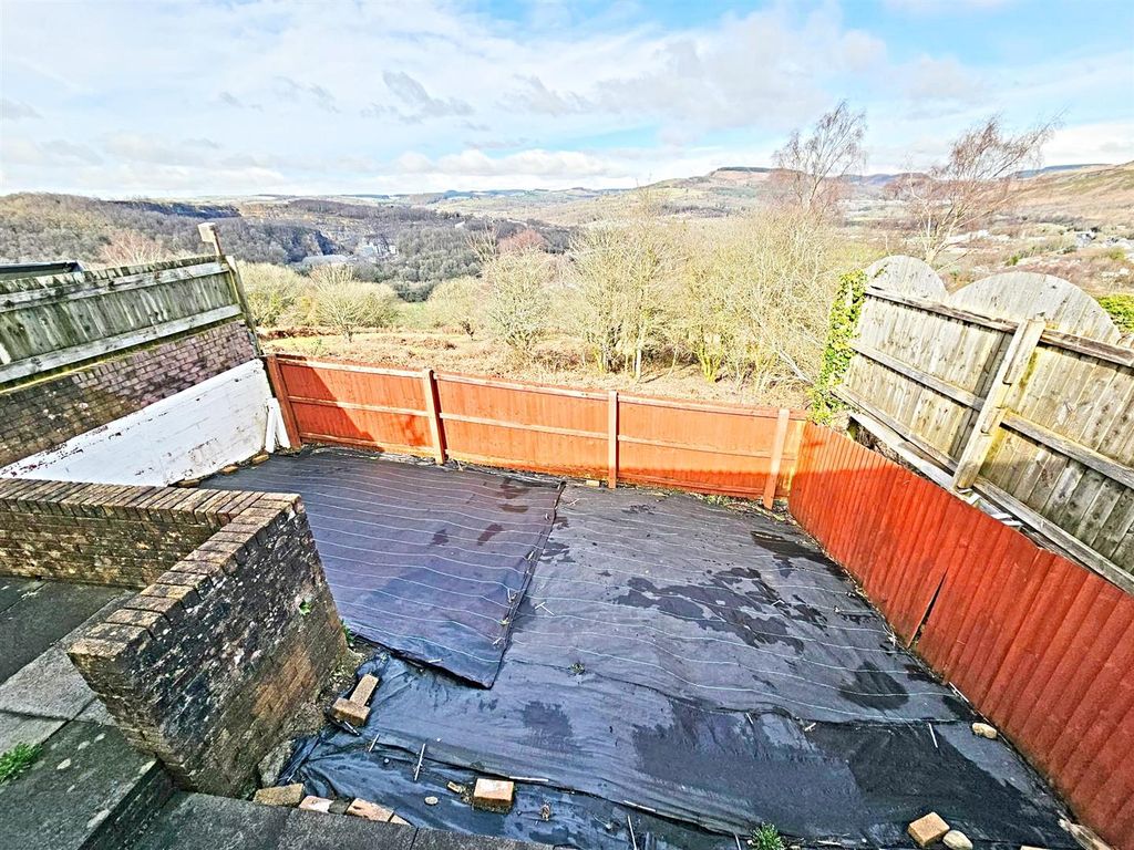 Property photo 2 of 19 Outside