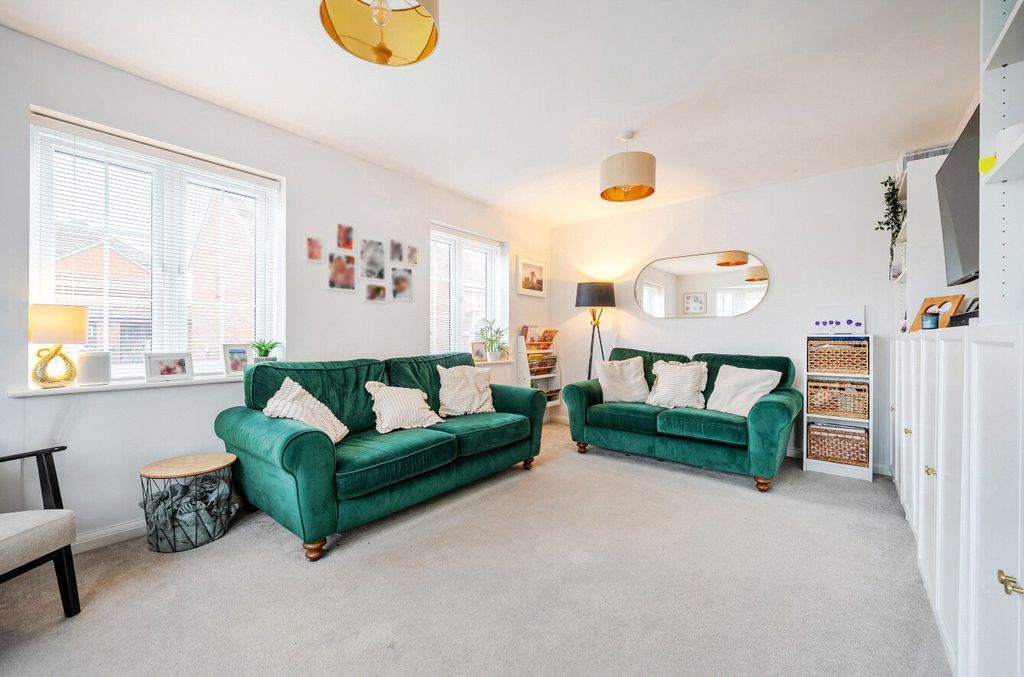 Property photo 3 of 16 Living Room