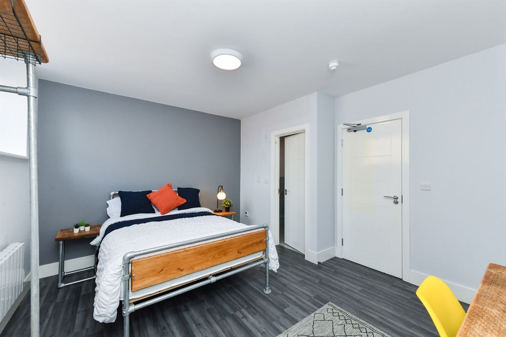 Property photo 1 of 62 (Main)