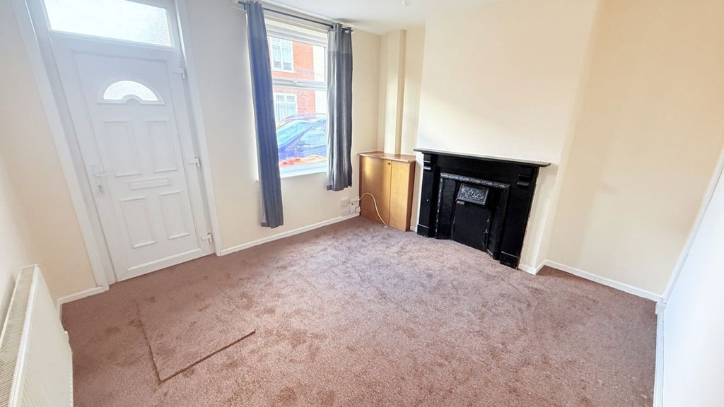 Property photo 2 of 9