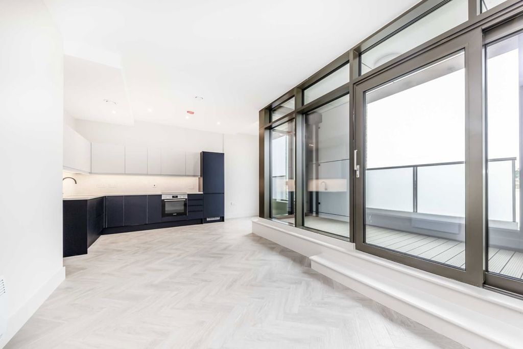 Property photo 2 of 8