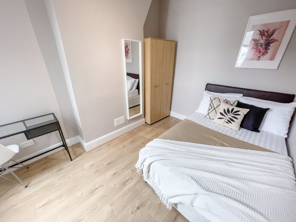 Property photo 1 of 11 392F1Bbb-Ef97-49F6-9Add-628B5545B9Ac_1_100_O
