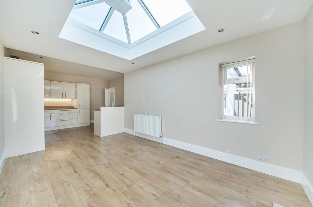 Property photo 2 of 19 Picture 2