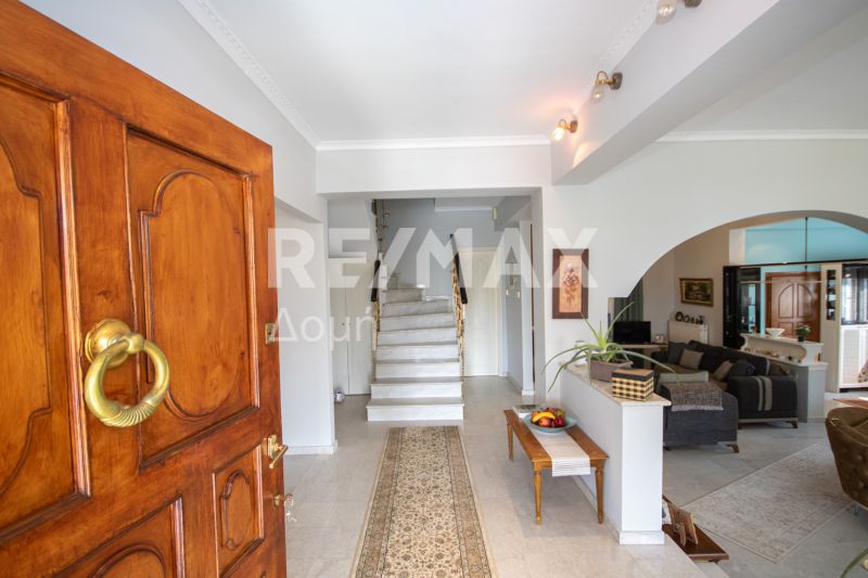 Property photo 3 of 43