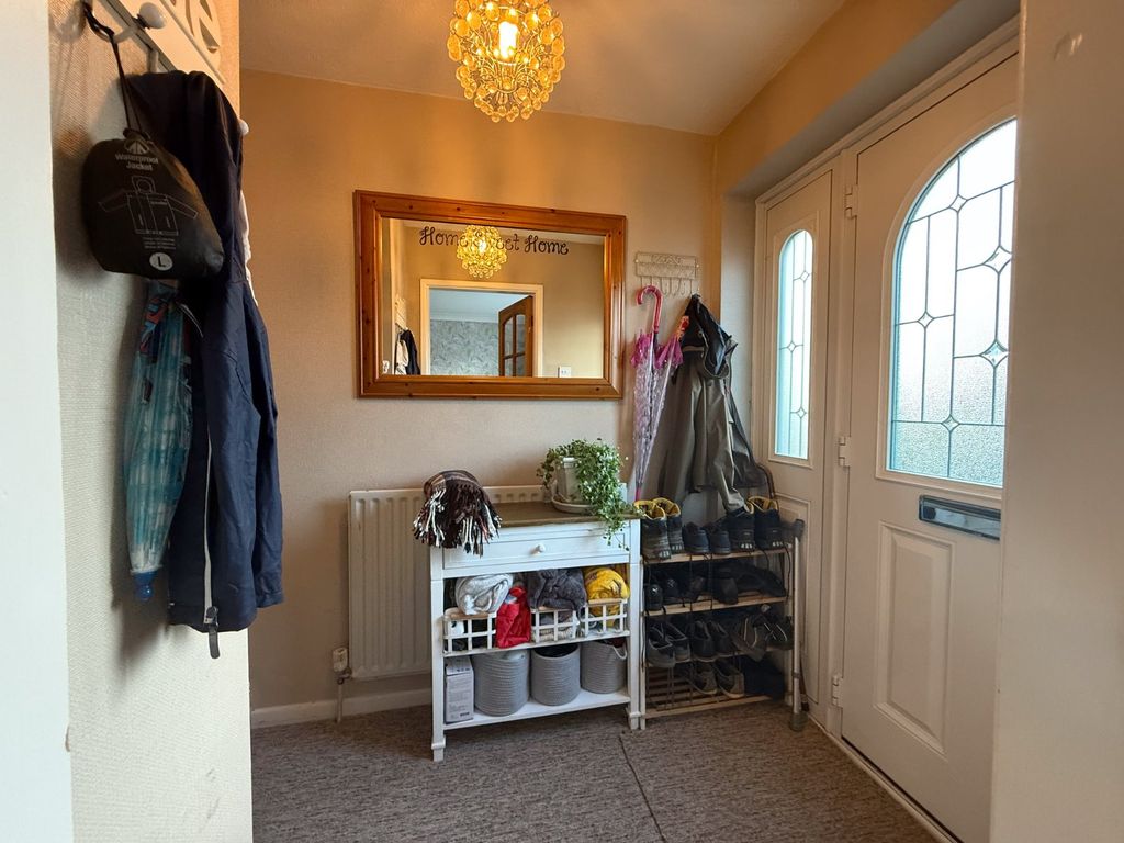 Property photo 2 of 17 Hallway