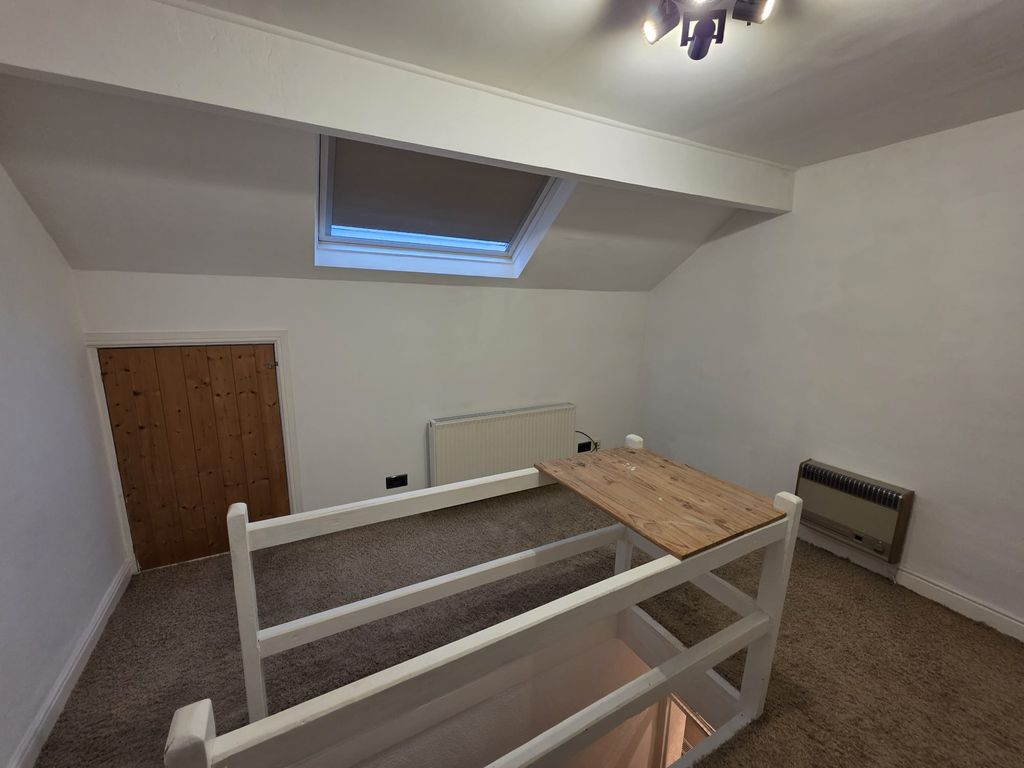 Property photo 3 of 24