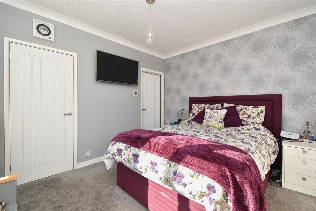 Additional image 8 of 4 bed detached bungalow for saleMoscow Road, Hastings TN35