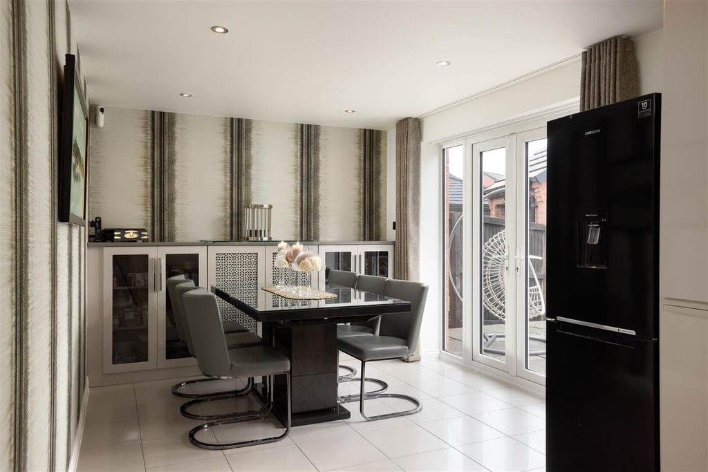 Property photo 3 of 20 00008.Jpg