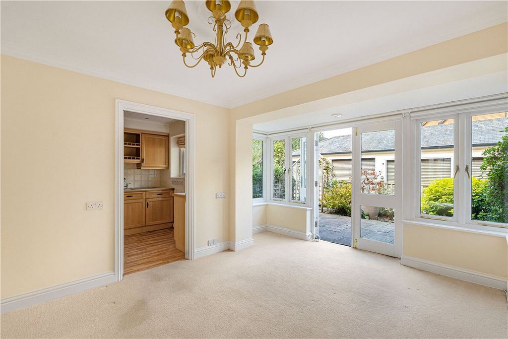 Property photo 3 of 11 Dining Room