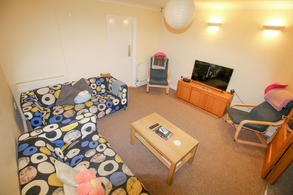 Property photo 2 of 10 Lounge