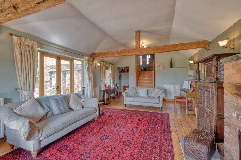 Property photo 2 of 21