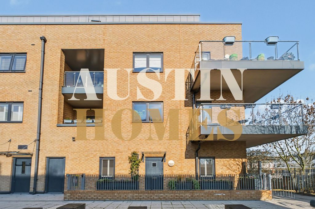 Property photo 1 of 12