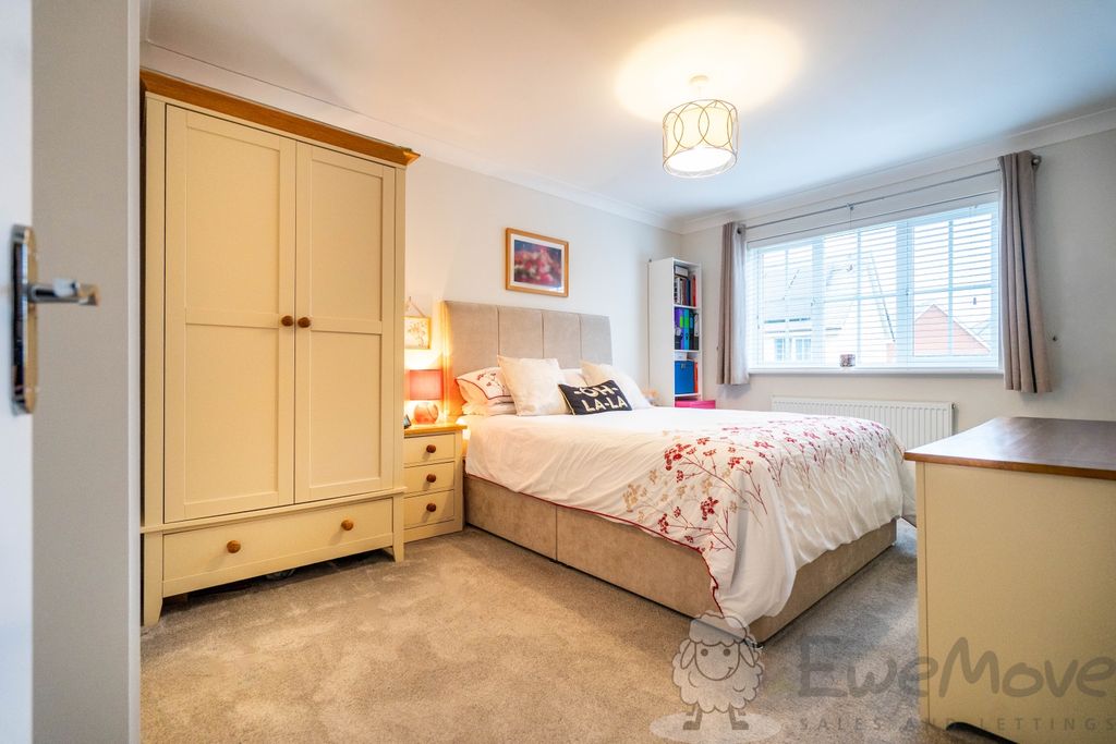 Property photo 3 of 12 Principal Bedroom