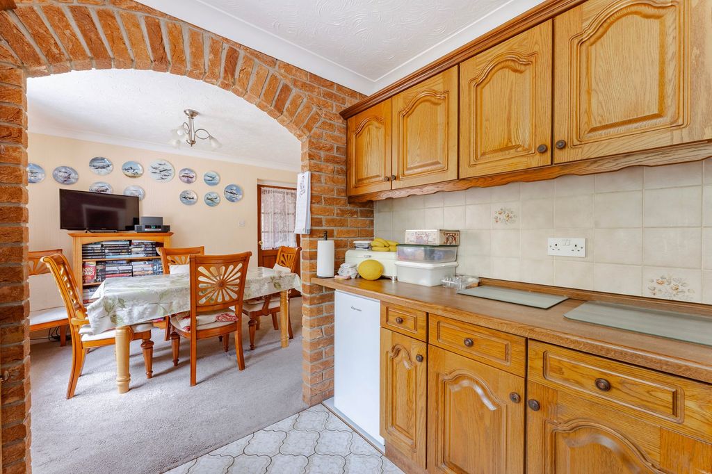 Property photo 3 of 24