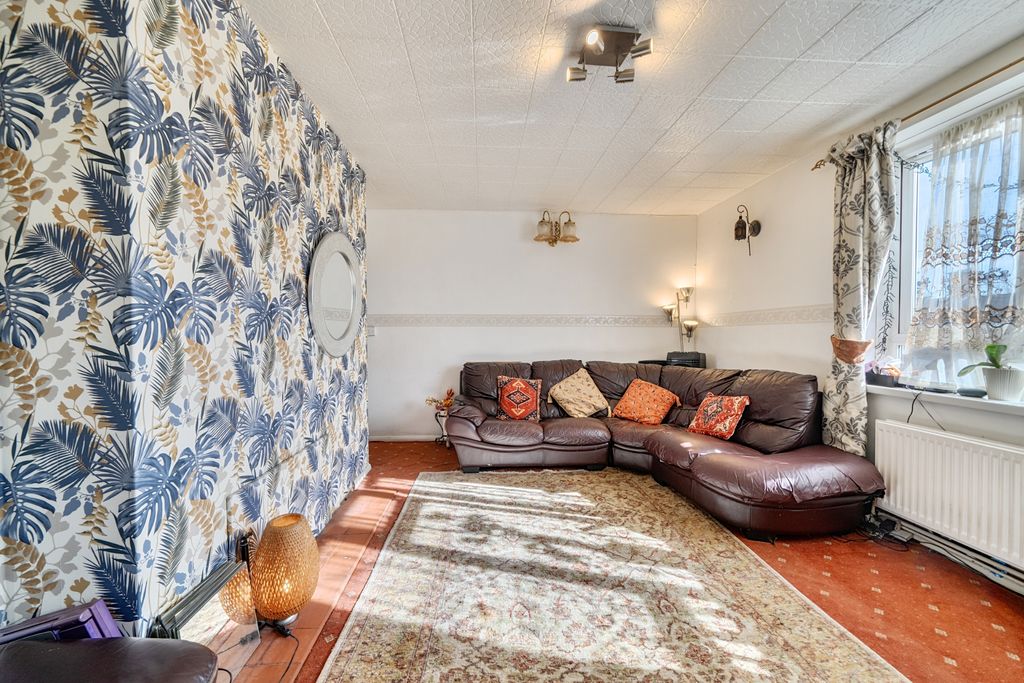 Property photo 3 of 20 Photo 14