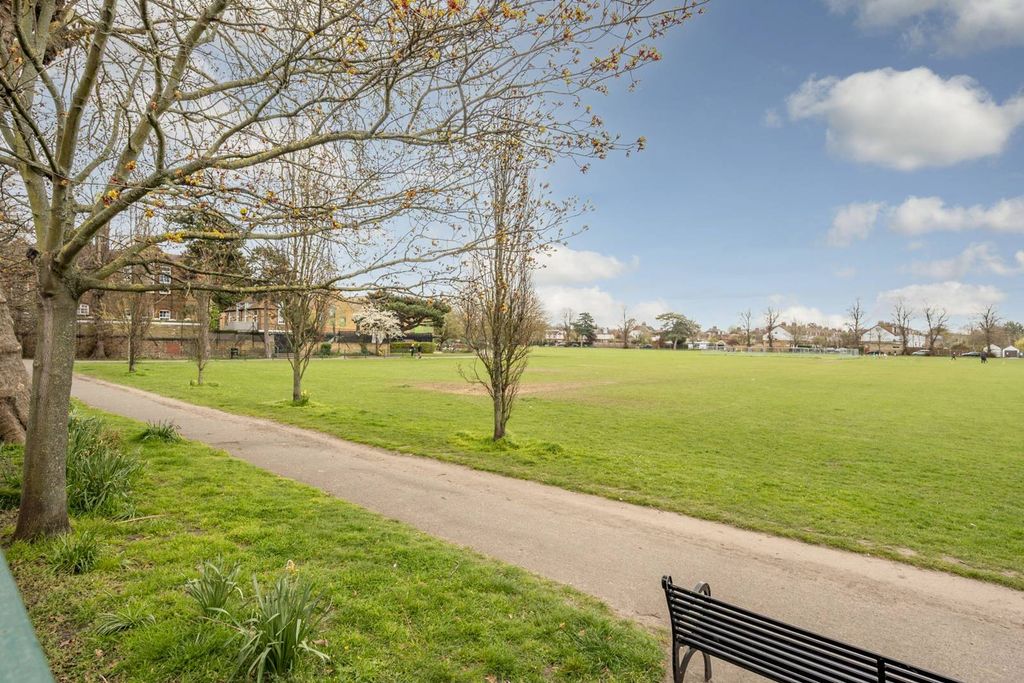 Property photo 1 of 3