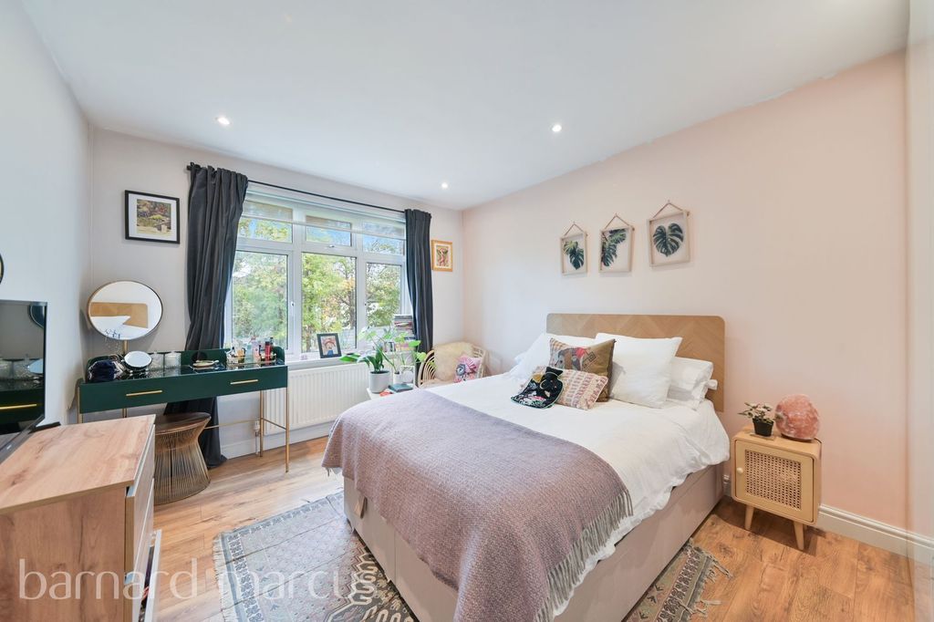 Property photo 3 of 9 Image