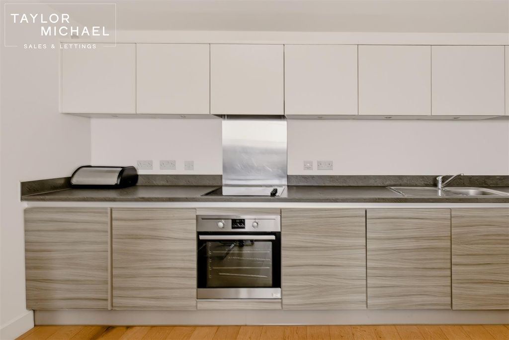 Property photo 2 of 17 Kitchen