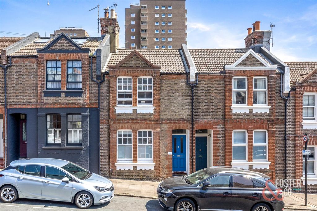Property photo 1 of 23 White Street, 28-019.Jpg