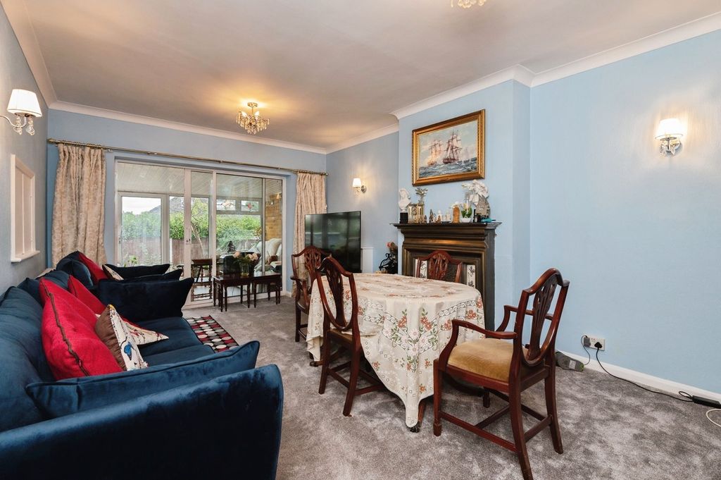 Property photo 2 of 14