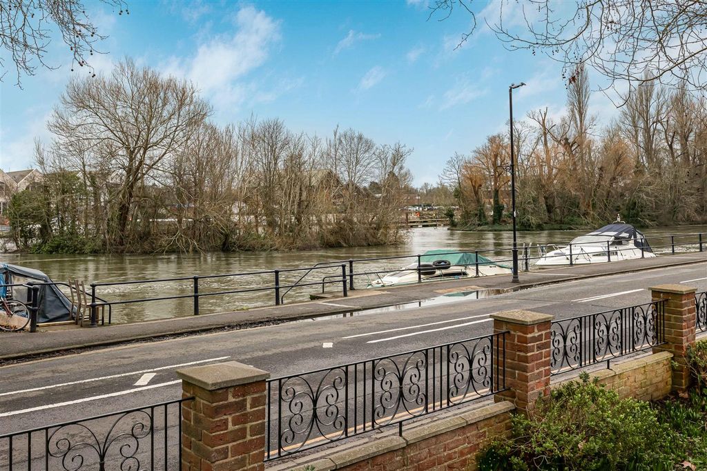 Property photo 2 of 16 River View