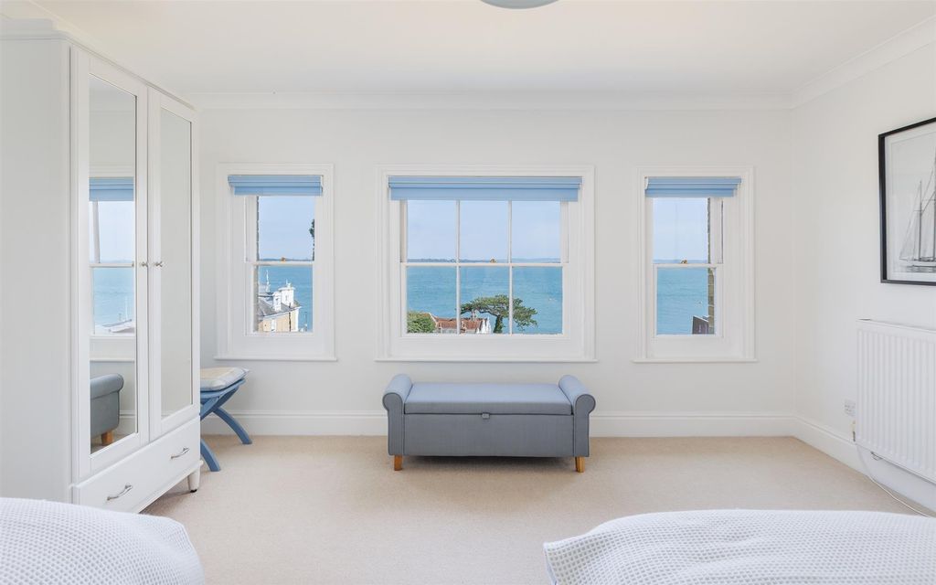 Additional image 8 of 2 bed flat for saleCowes, Isle Of Wight PO31