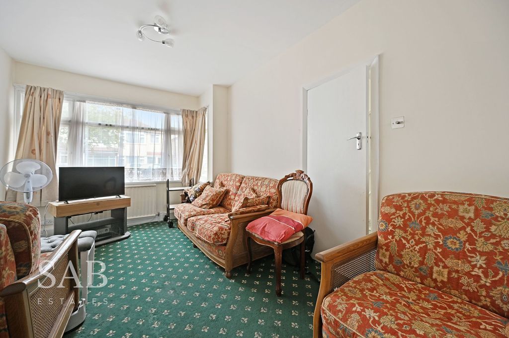 Property photo 2 of 11