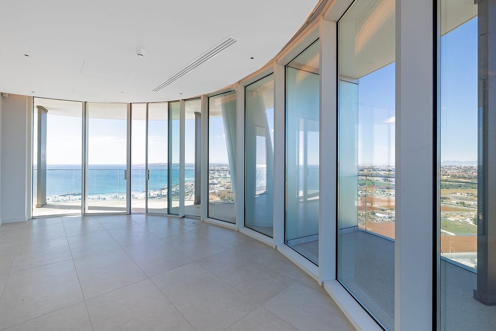 Property photo 3 of 27