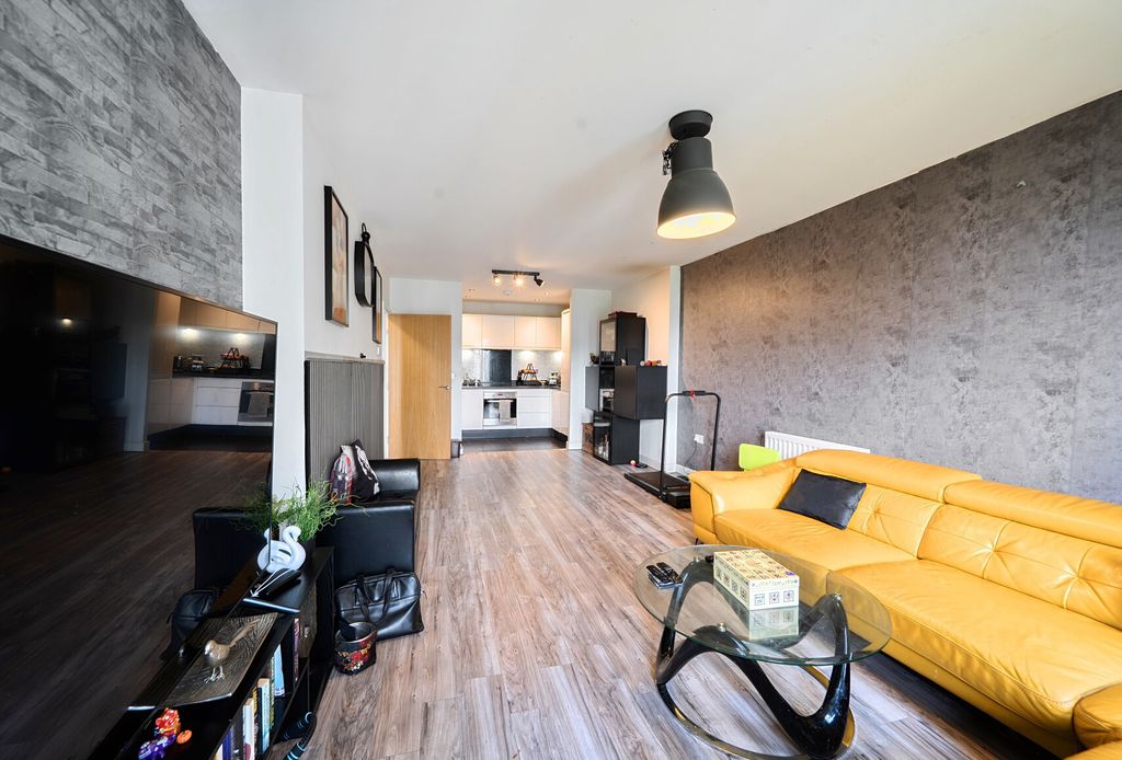 Property photo 1 of 12 1465717-16-6A0F39...