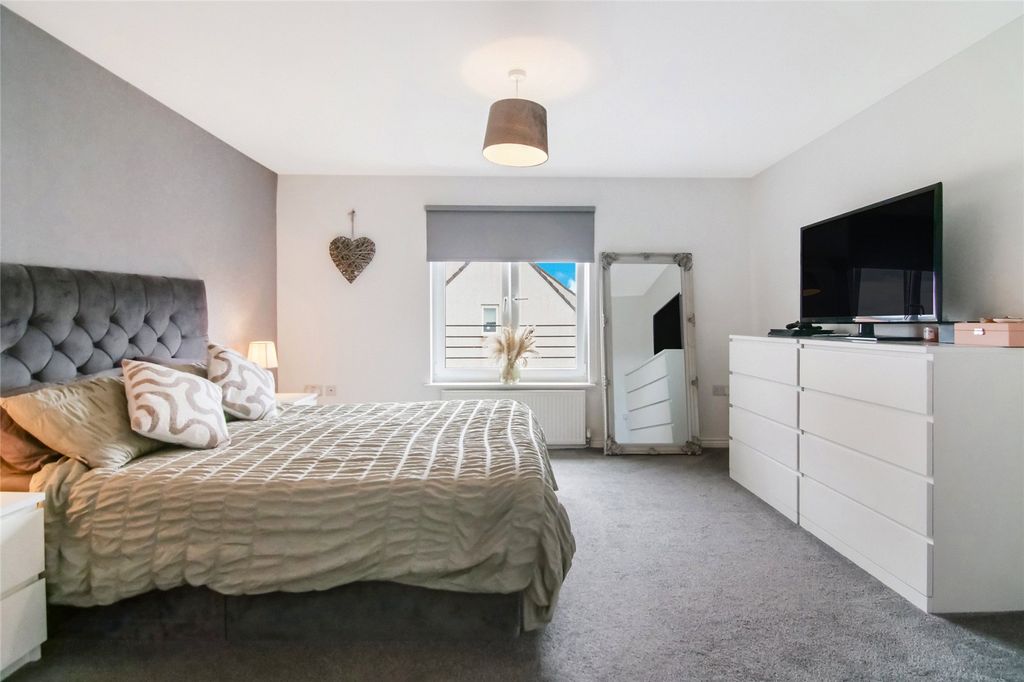 Additional image 8 of 4 bed terraced house for saleInchgreen Gardens, Greenock, Inverclyde PA15