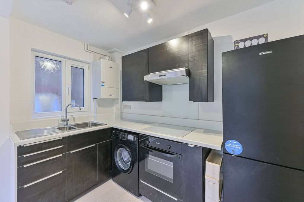 Property photo 3 of 15