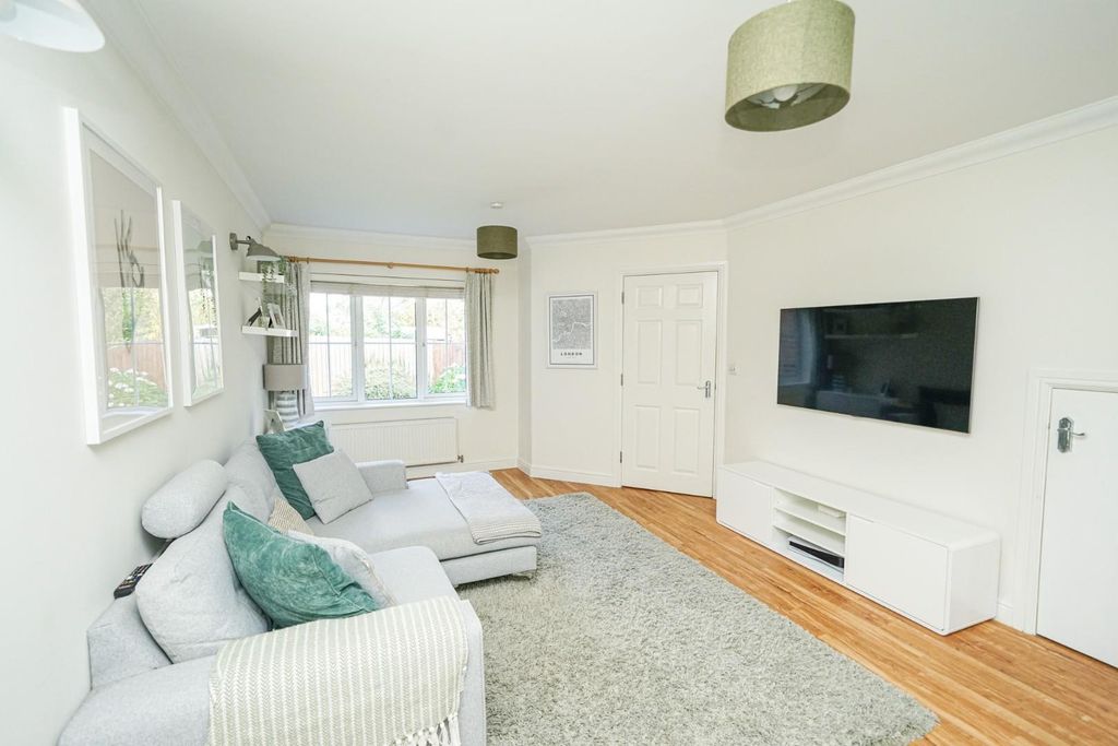 Property photo 2 of 24
