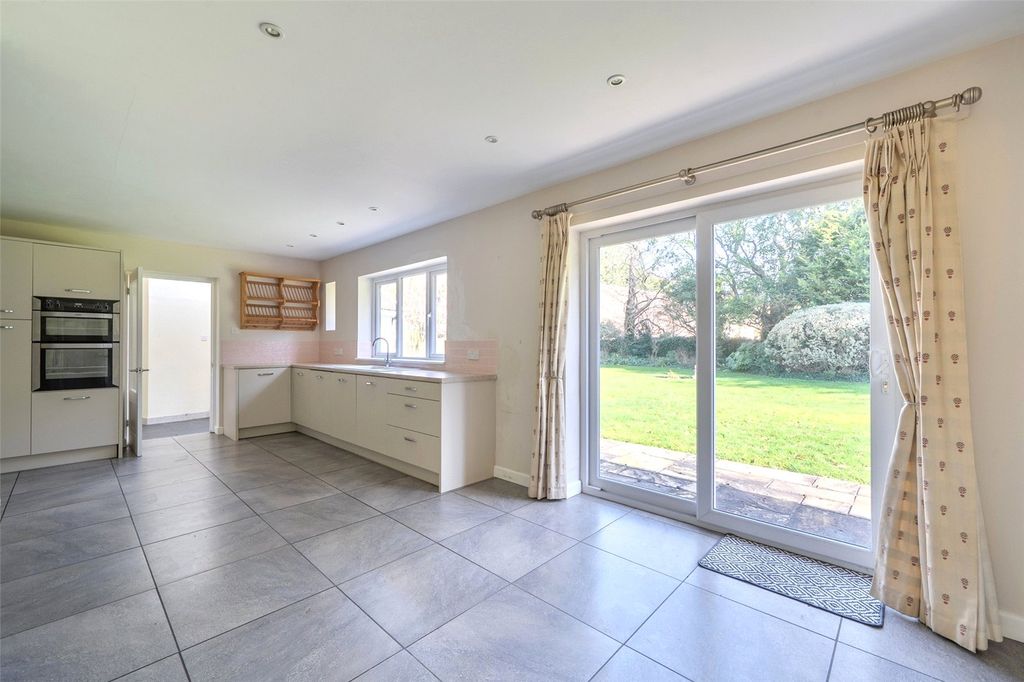 Property photo 3 of 22 Picture No. 17