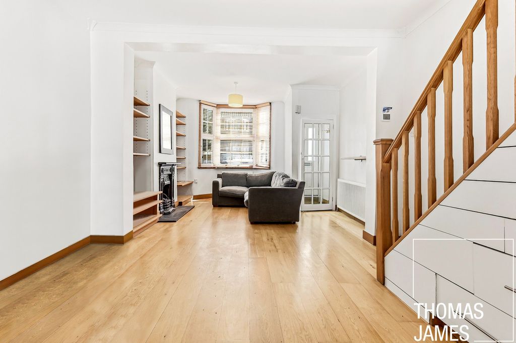 Property photo 3 of 13