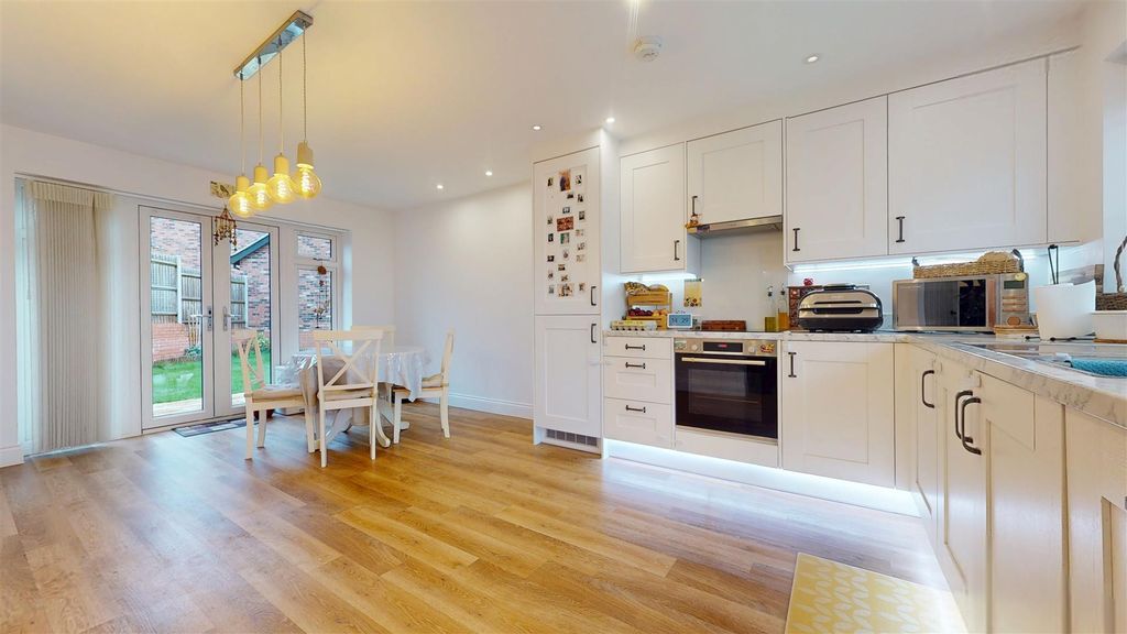 Property photo 3 of 18 11132025_003316.Jpg