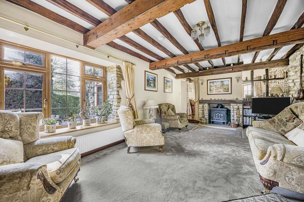 Property photo 3 of 33