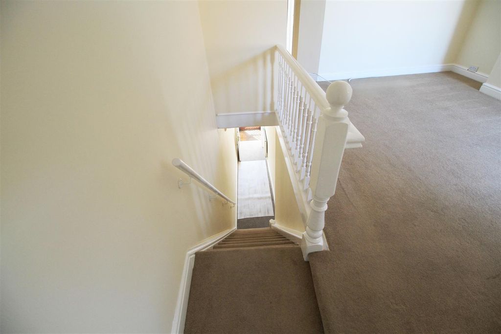 Property photo 3 of 10 Stairs.Jpg
