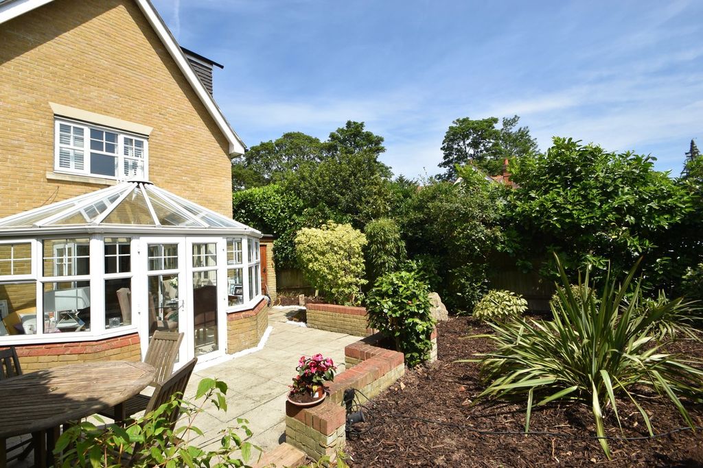 Property photo 2 of 18