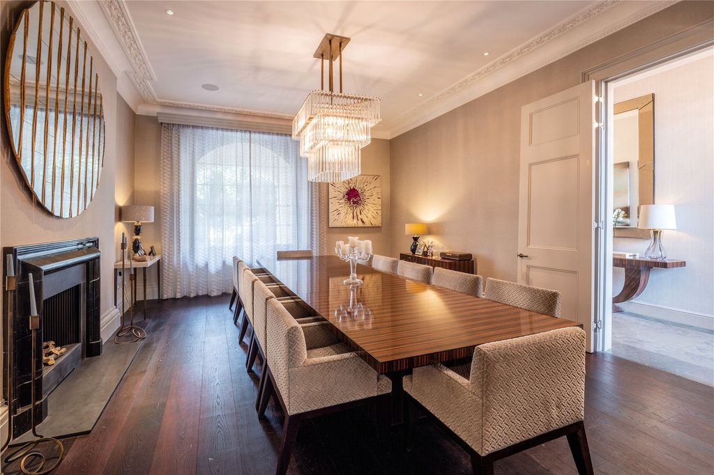 Property photo 2 of 20 Dining Room