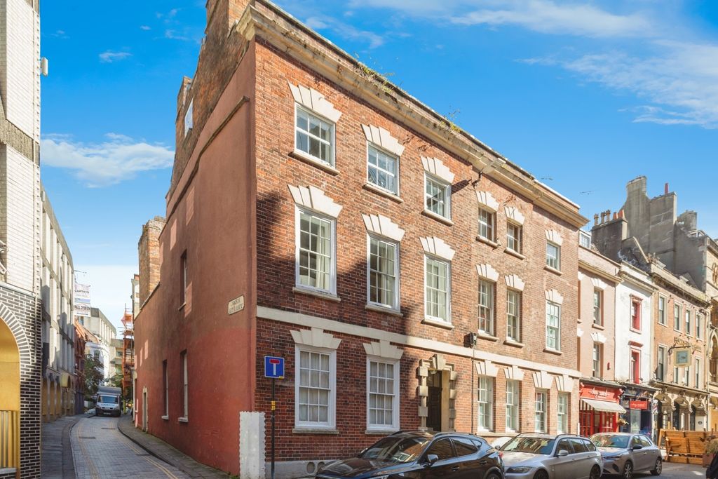 Property photo 2 of 14 Photo