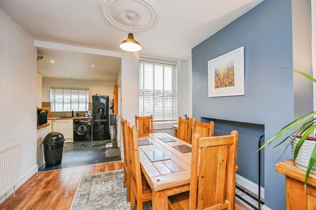 Property photo 3 of 17 Pbox-Img.Jpg