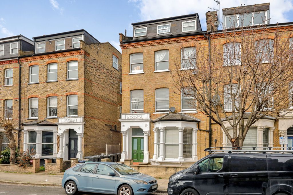 Property photo 2 of 17