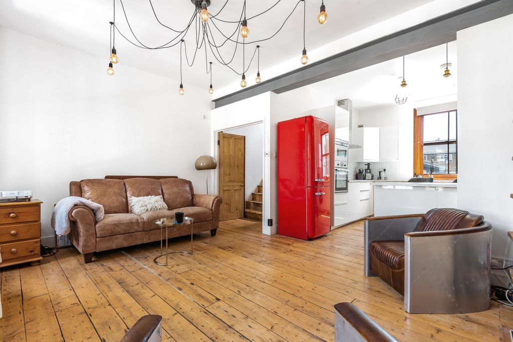 Property photo 3 of 15 869634 (2)