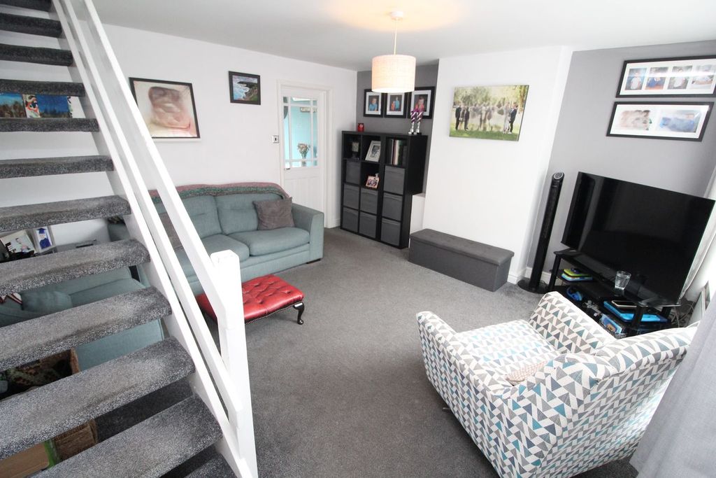 Property photo 3 of 11