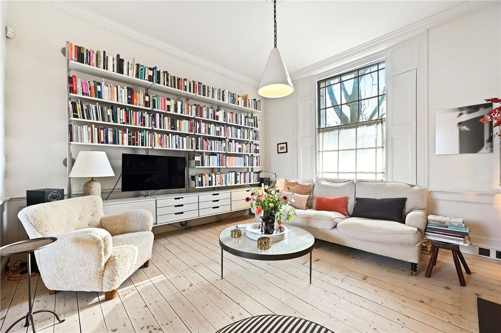 Property photo 2 of 12 Picture No. 35