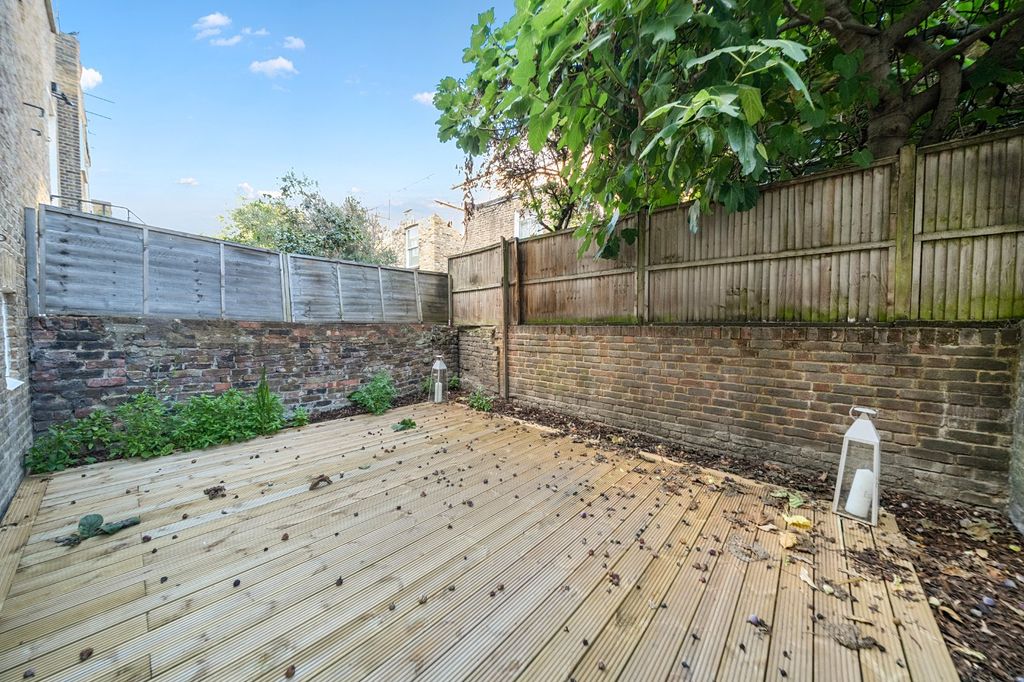 Property photo 3 of 19 Picture No. 05