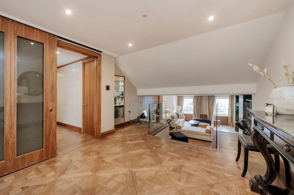 Property photo 1 of 28