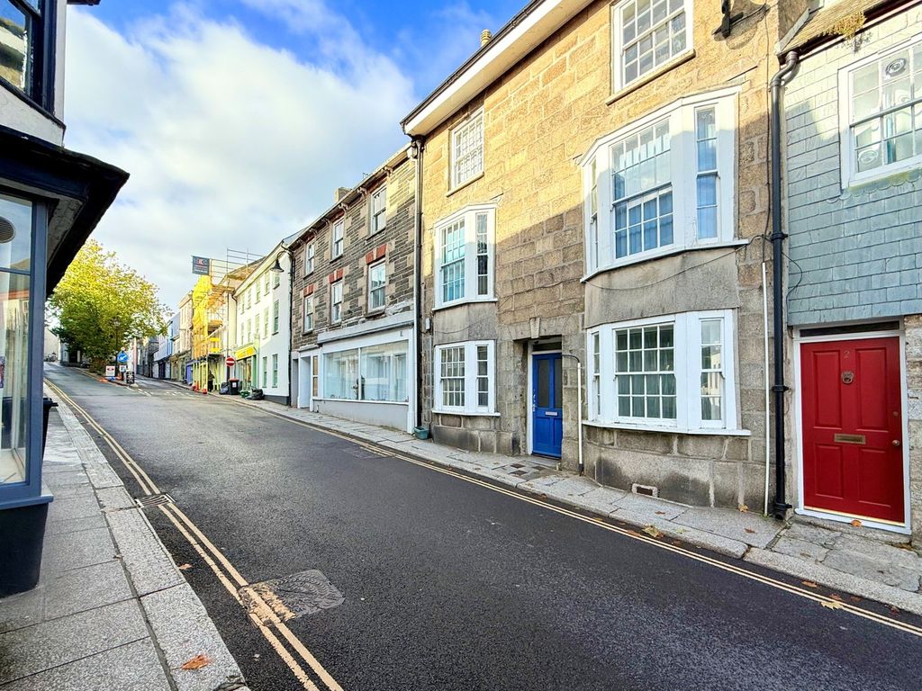 Additional image 2 of 1 bed flat for saleLower Market Street, Penryn TR10